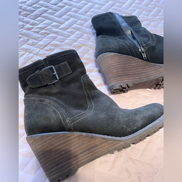 Carlos Santana Booties Dark Olive Green Wedge Heel Size 7.5 NWOT - Picture 3 of 10